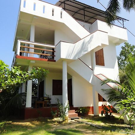 Peacock Land Hotel Tangalle Buitenkant foto