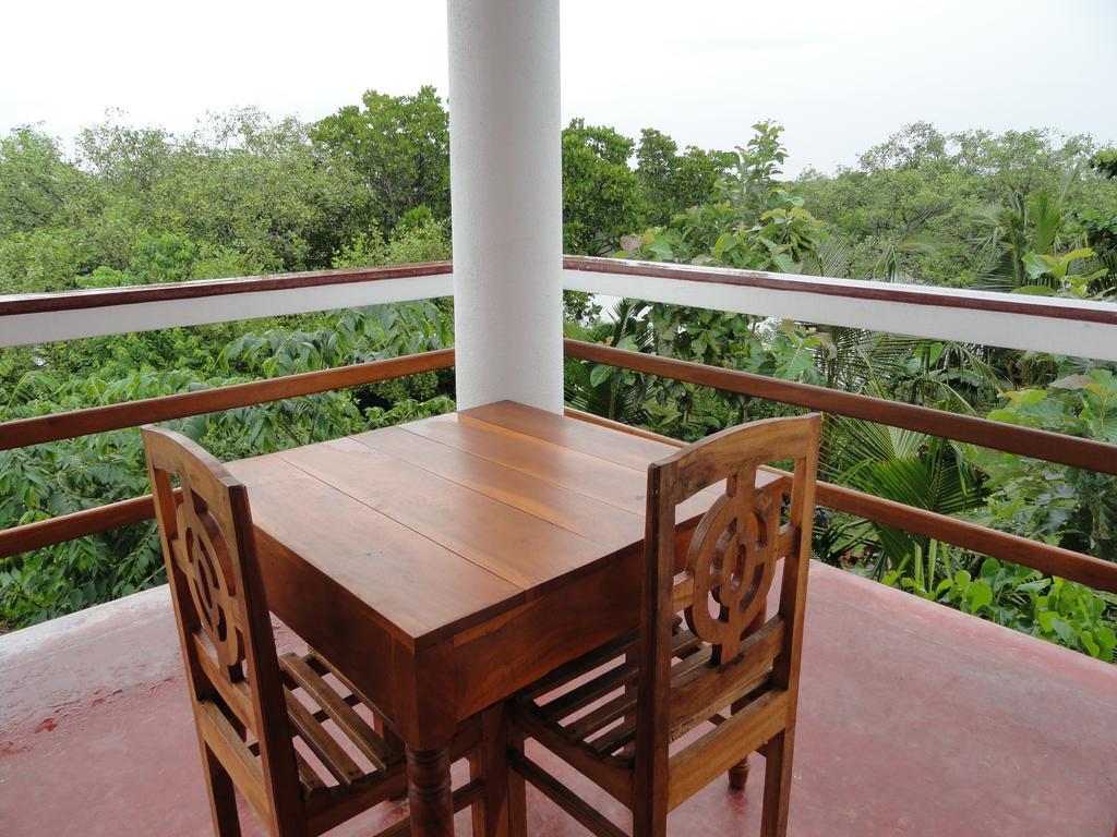 Peacock Land Hotel Tangalle Buitenkant foto