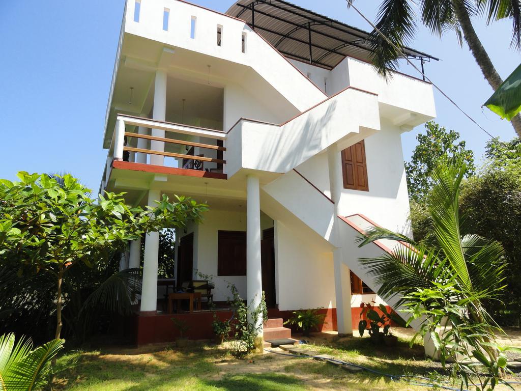 Peacock Land Hotel Tangalle Buitenkant foto