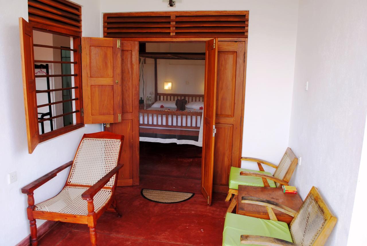 Peacock Land Hotel Tangalle Buitenkant foto