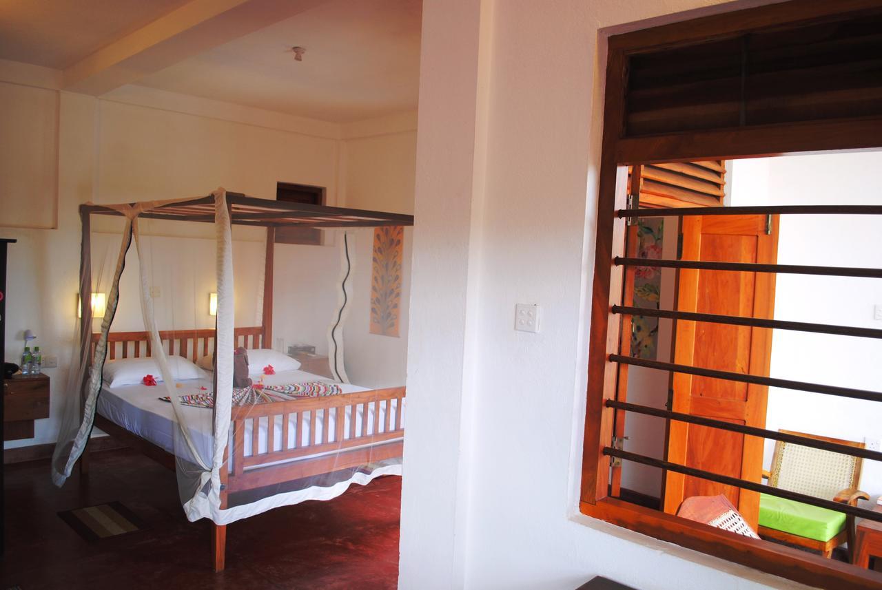 Peacock Land Hotel Tangalle Buitenkant foto