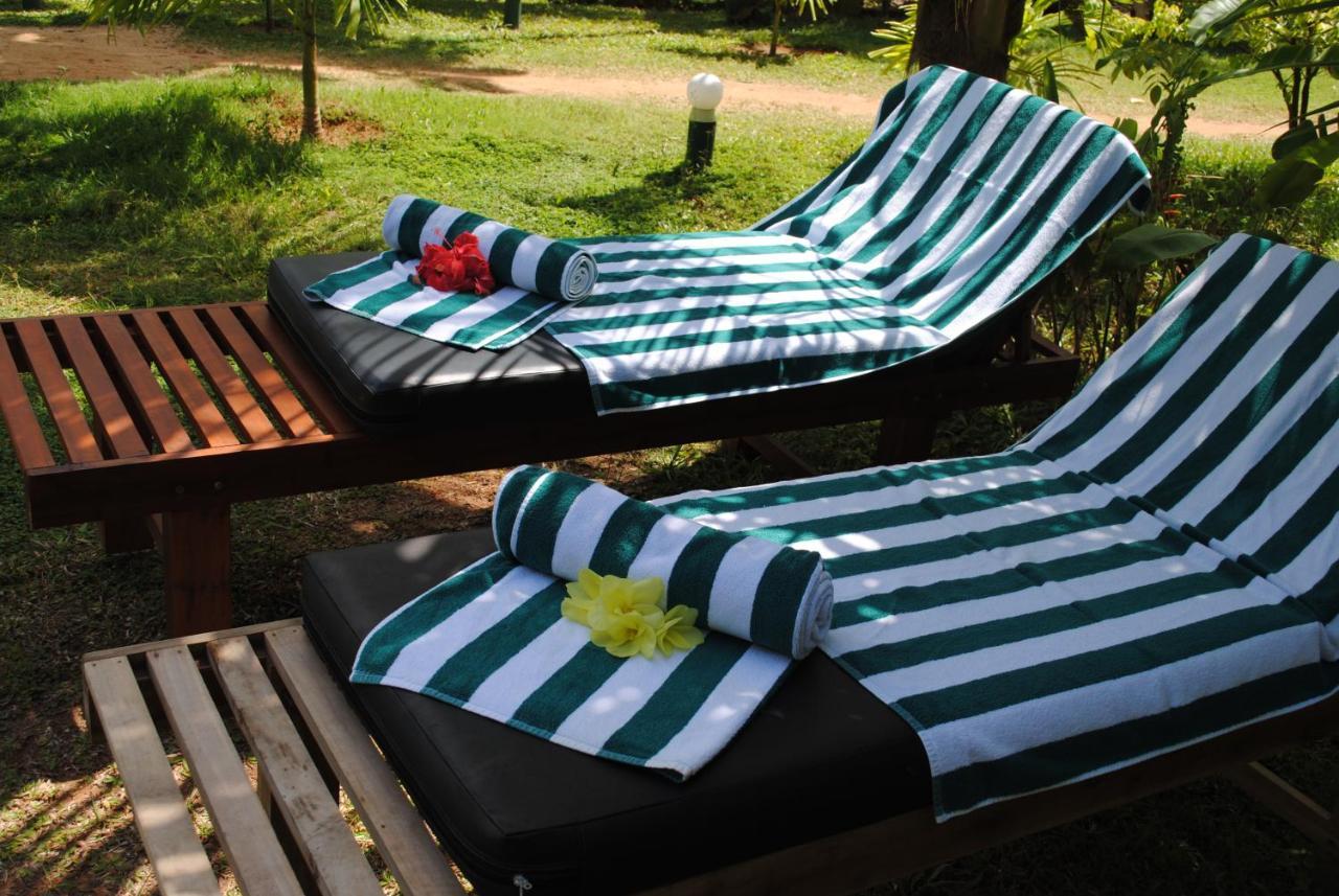 Peacock Land Hotel Tangalle Buitenkant foto