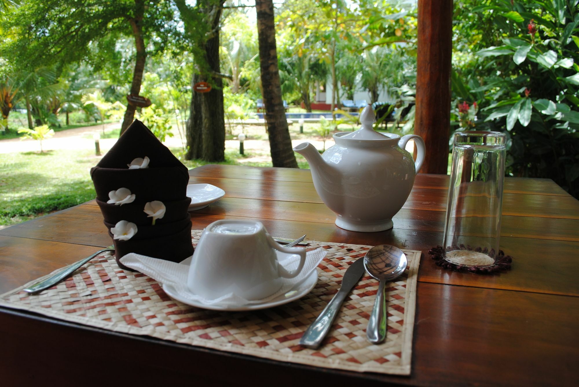 Peacock Land Hotel Tangalle Buitenkant foto